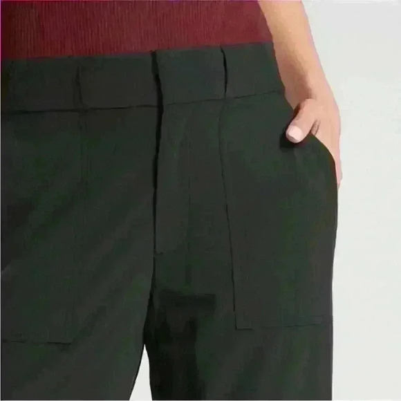 Athleta “Tribeca Utility Crop” Black Size 2 EUC! - Picture 6 of 13